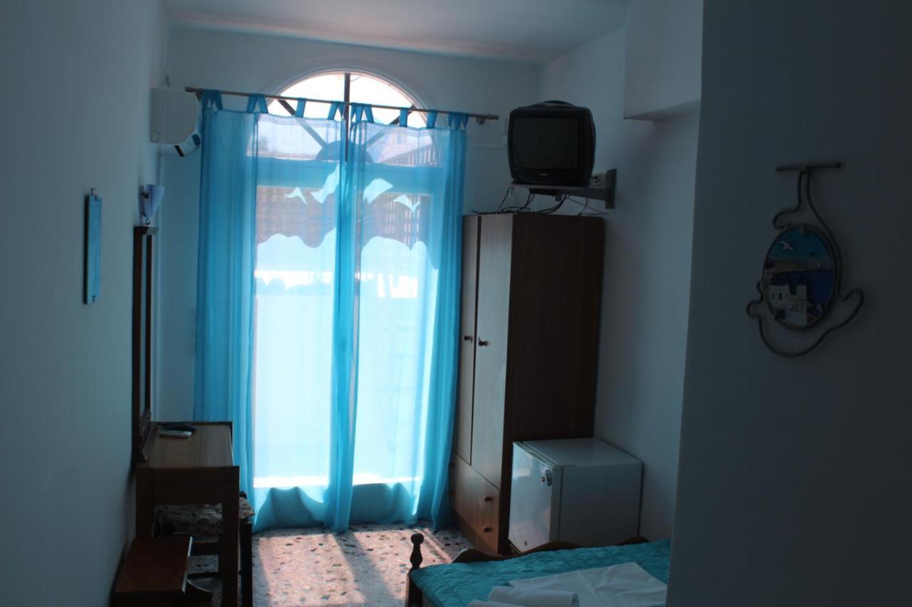 Santa Irini Hotel بيريسا المظهر الخارجي الصورة