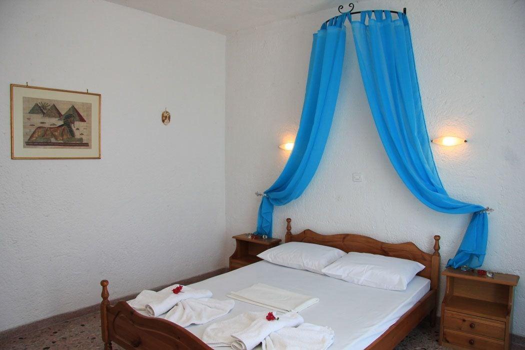 Santa Irini Hotel بيريسا المظهر الخارجي الصورة