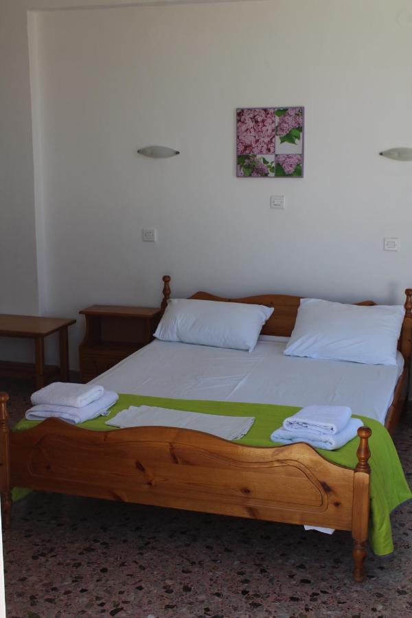 Santa Irini Hotel بيريسا المظهر الخارجي الصورة