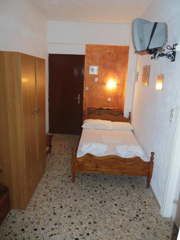 Santa Irini Hotel بيريسا الغرفة الصورة