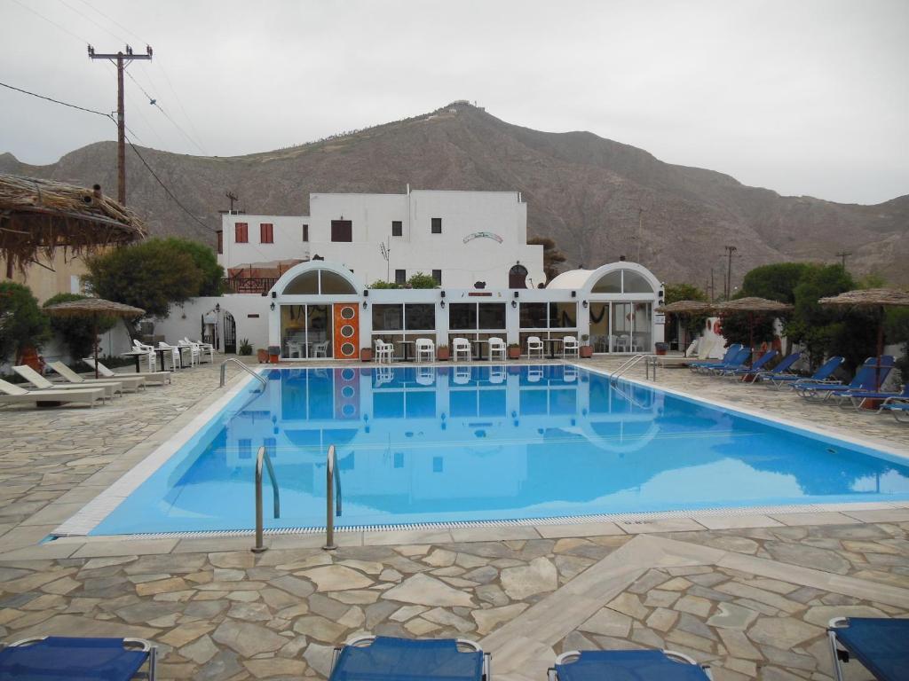 Santa Irini Hotel بيريسا المظهر الخارجي الصورة