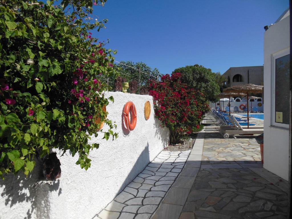 Santa Irini Hotel بيريسا المظهر الخارجي الصورة