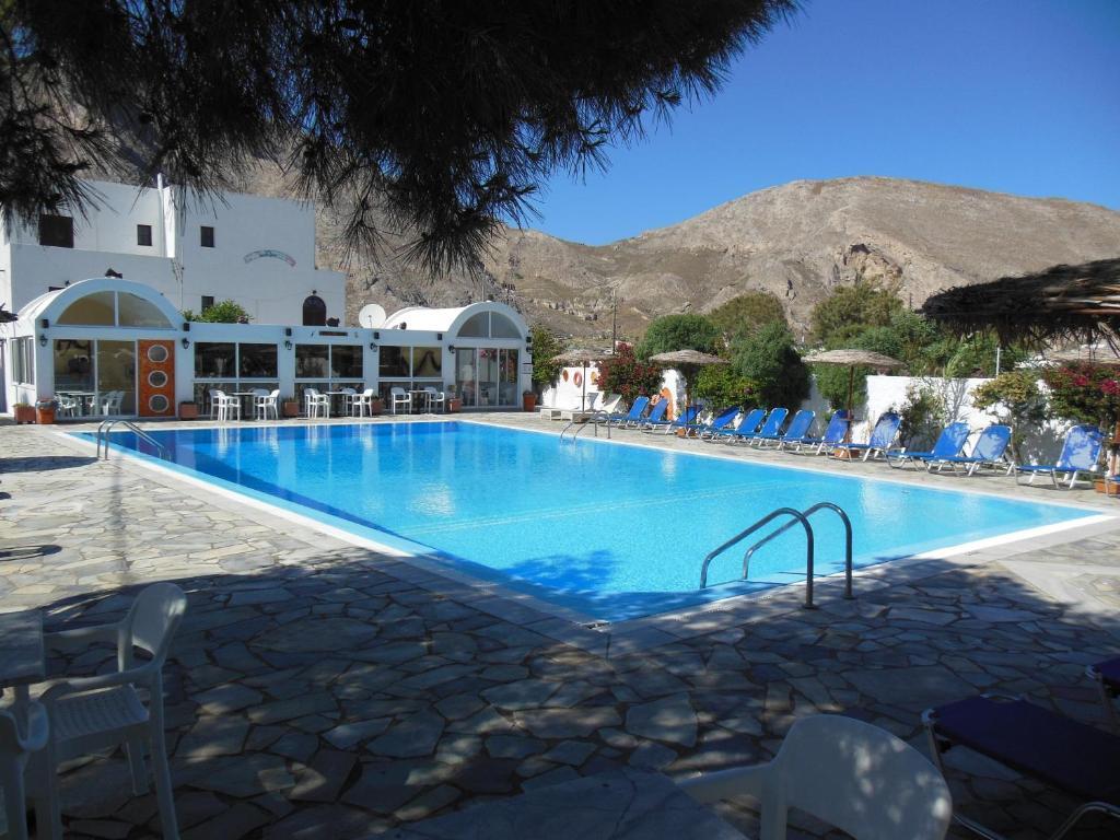Santa Irini Hotel بيريسا المظهر الخارجي الصورة