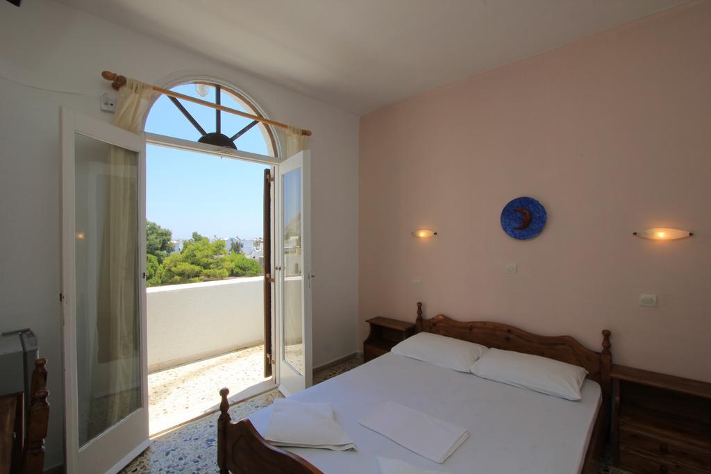 Santa Irini Hotel بيريسا المظهر الخارجي الصورة
