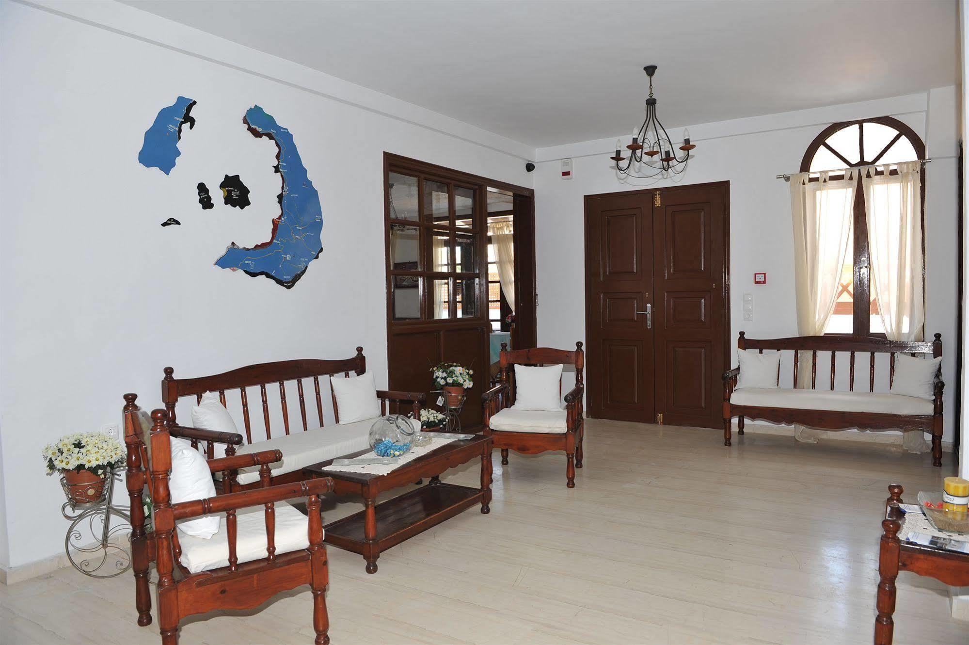 Santa Irini Hotel بيريسا المظهر الخارجي الصورة